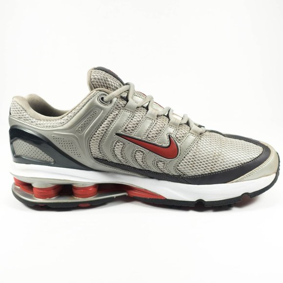 Nike Shox Golf Shoes - Picture 2 of 9
